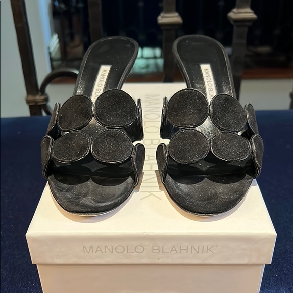 Manolo Blahnik Black suede kitten heel mules with Haribal Design size 38 - Picture 2 of 7